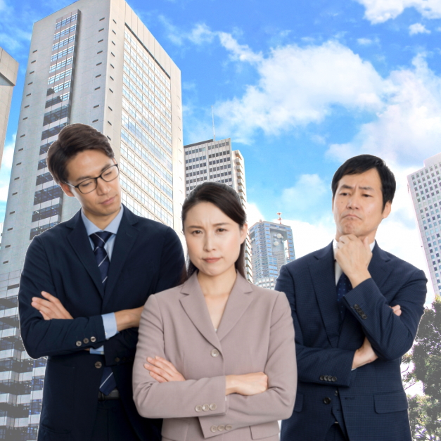 �I�t�B�X�r���̑O�ŔY�ޒj��